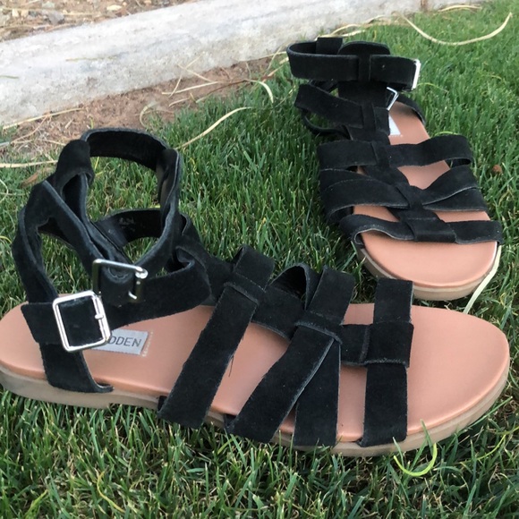 Steve Madden Delmar Gladiator Black Suede Leather Sandals! Size 7.5M - Picture 1 of 10